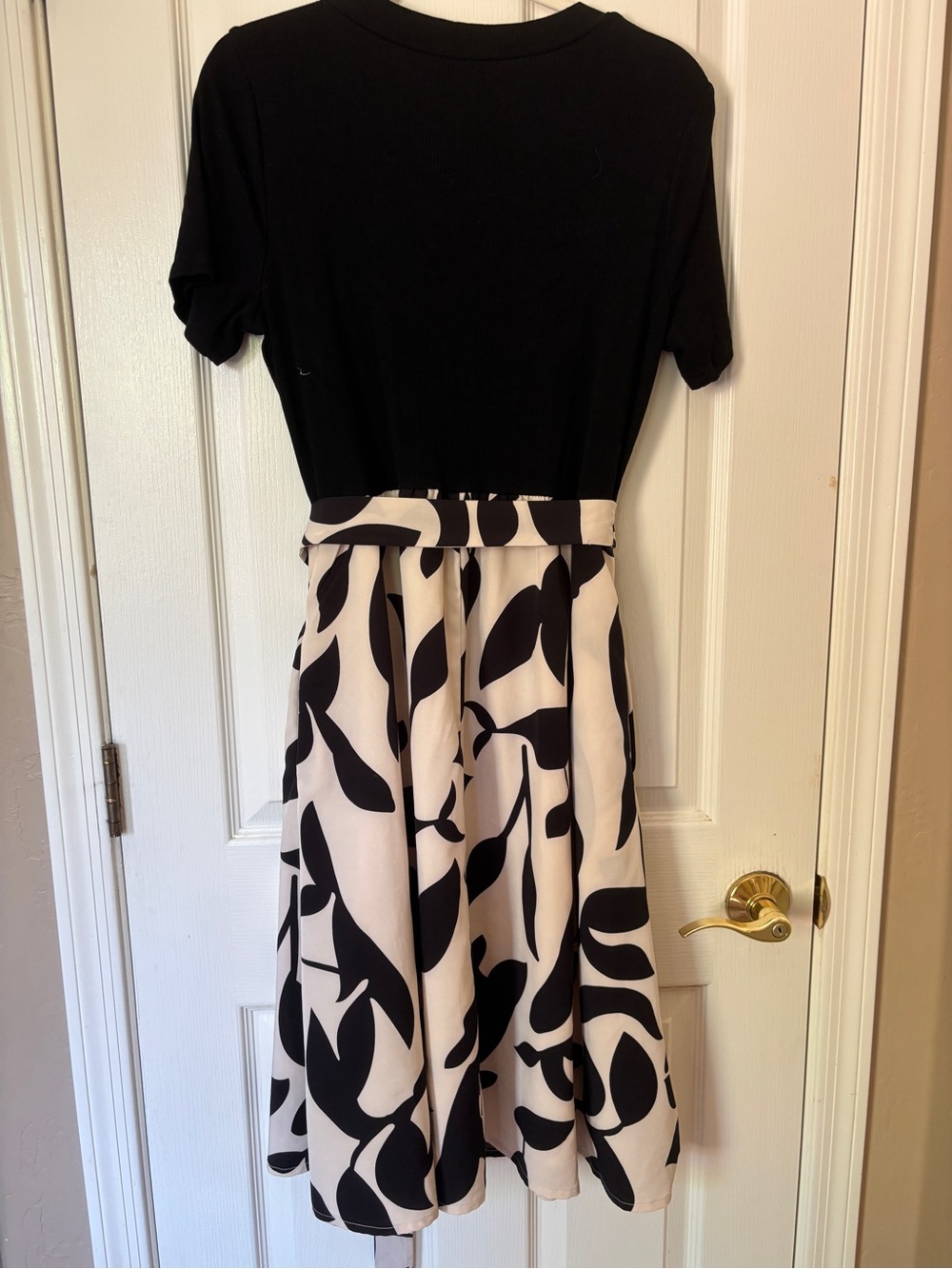 Professional Black & Cream Short-Sleeve A-Line Dress with Printed Skirt ~ Large - Picture 4 of 14